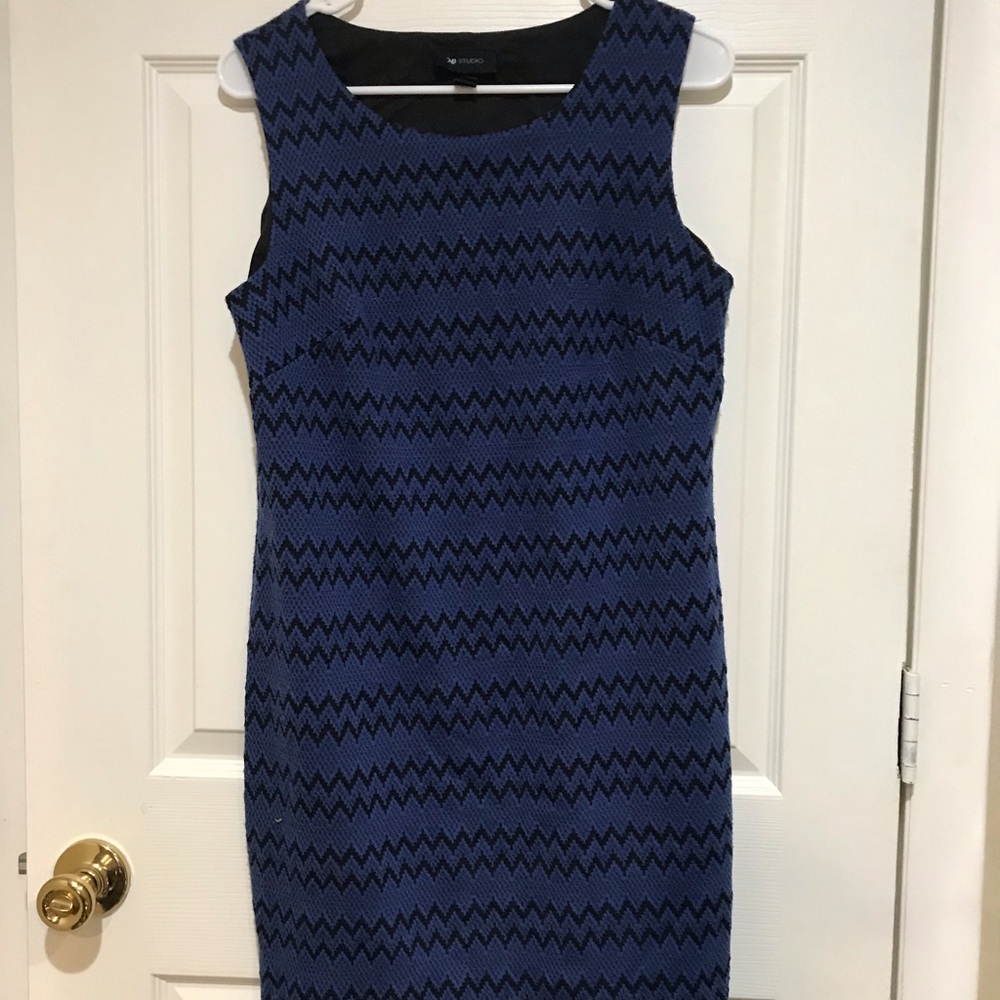 PULLOVER KNIT SHIFT SLEEVELESS DRESS - SIZE 14